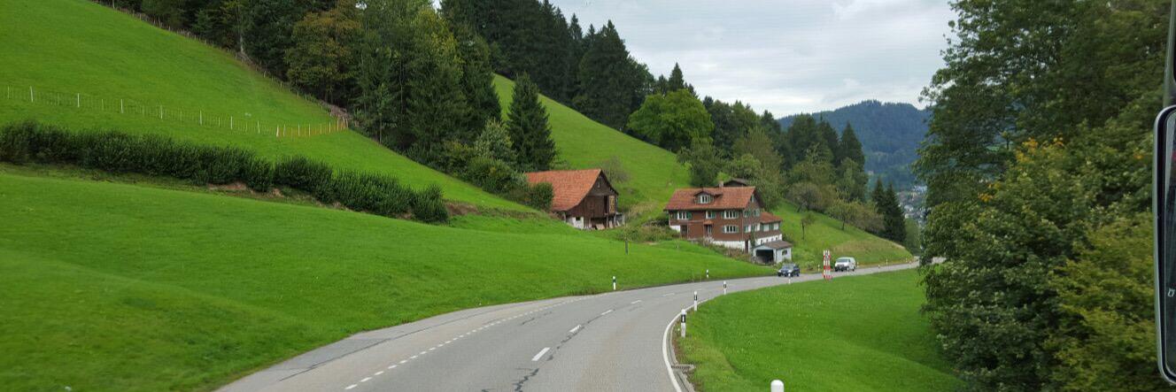 أبن أمة banner