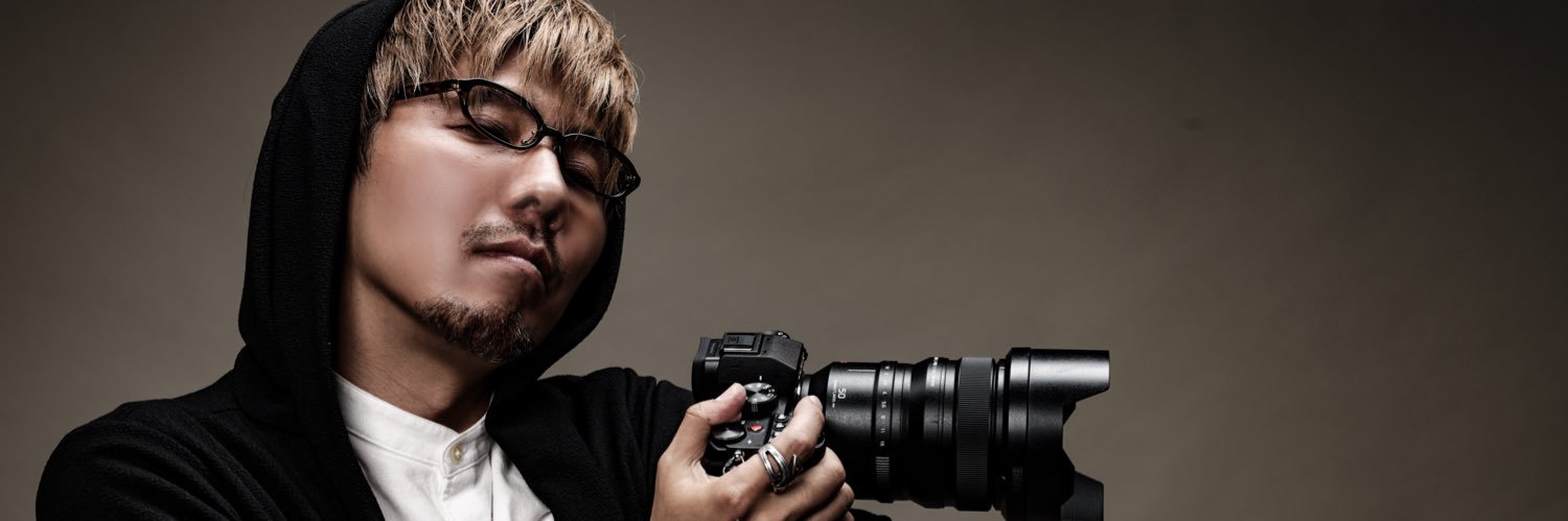 エマーク 縦型コンテンツに夢中 banner