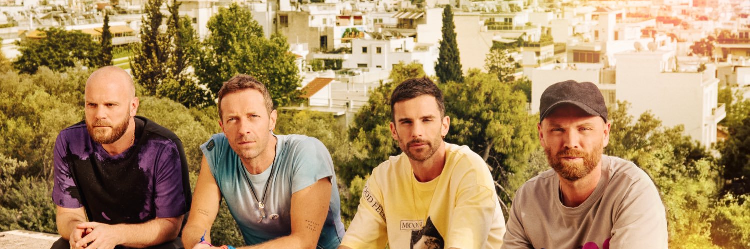 Larissa 143 🦇 banner