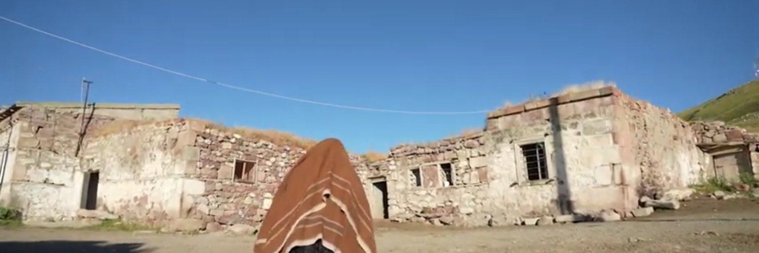 Elif Nur 🍉 banner