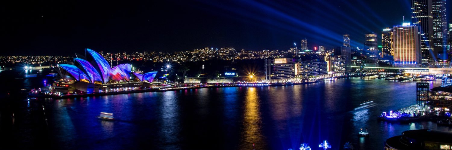 Louis in 🇦🇺 banner