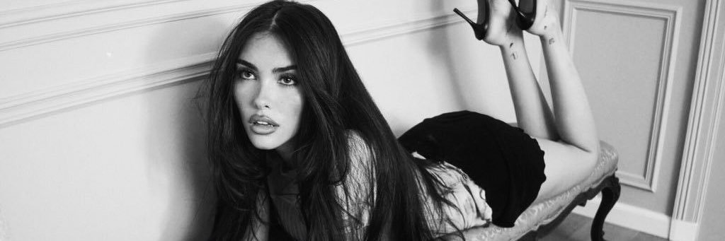 karinasfaves's profile banner image