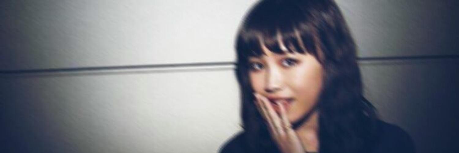 si_____lly's profile banner image