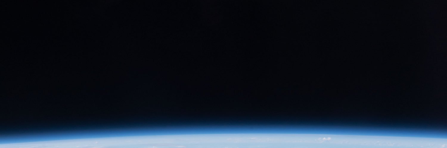 Julio López banner