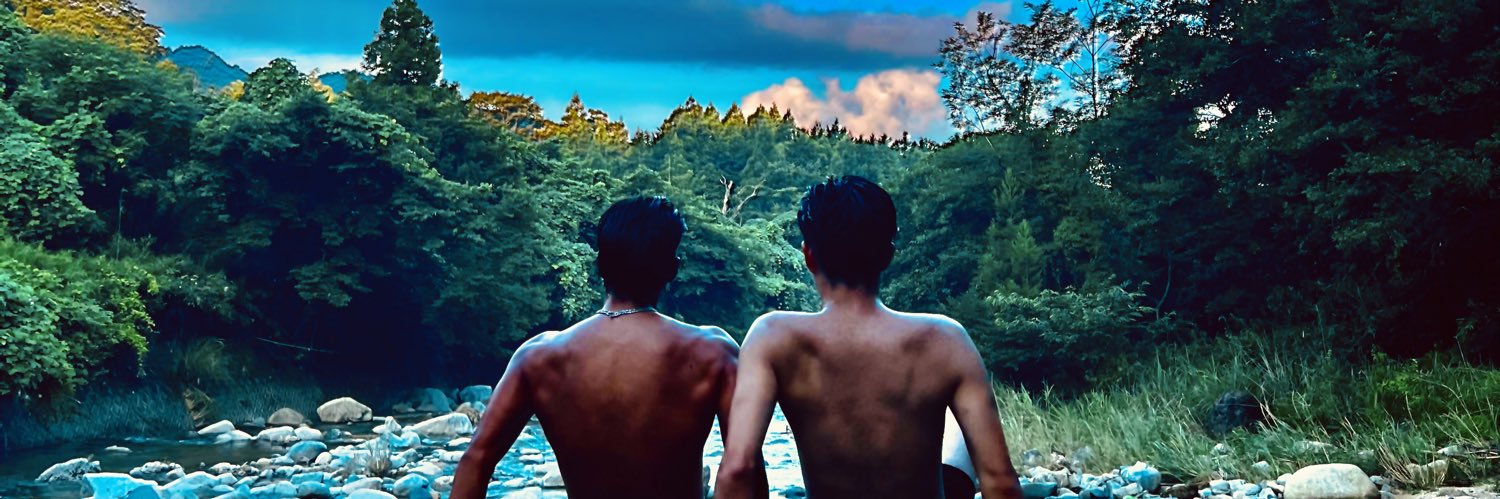 r_yux2's profile banner image