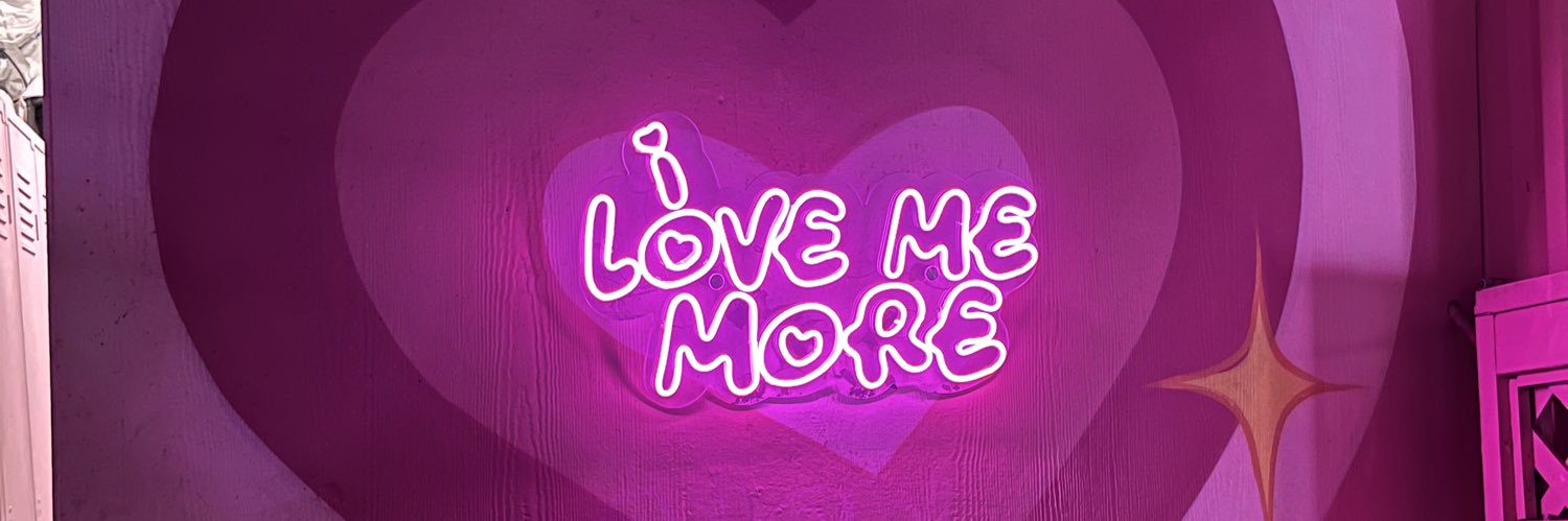 mirandanicolee_'s profile banner image