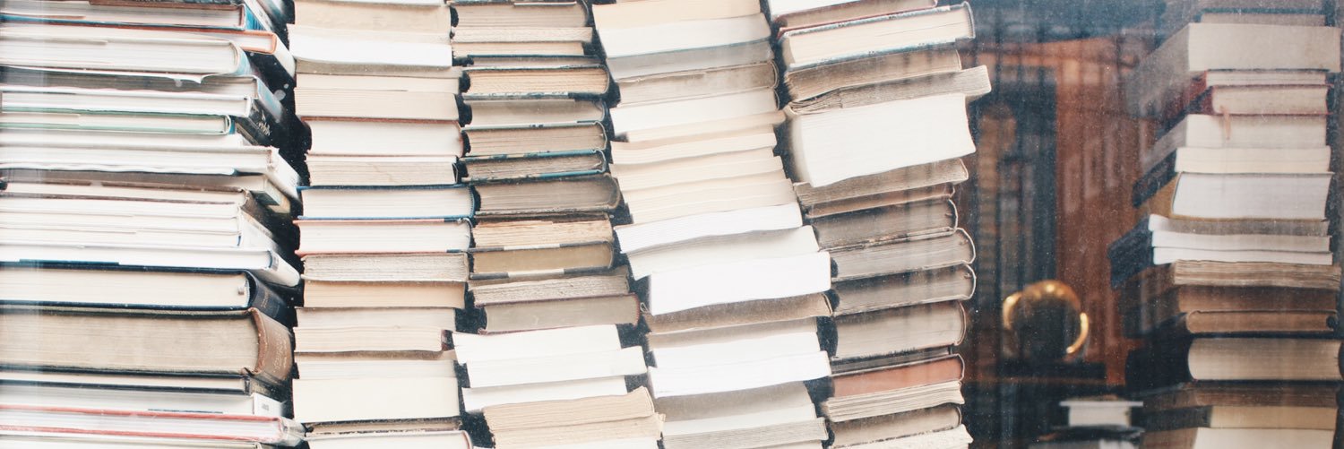 Laura | What's Hot? banner