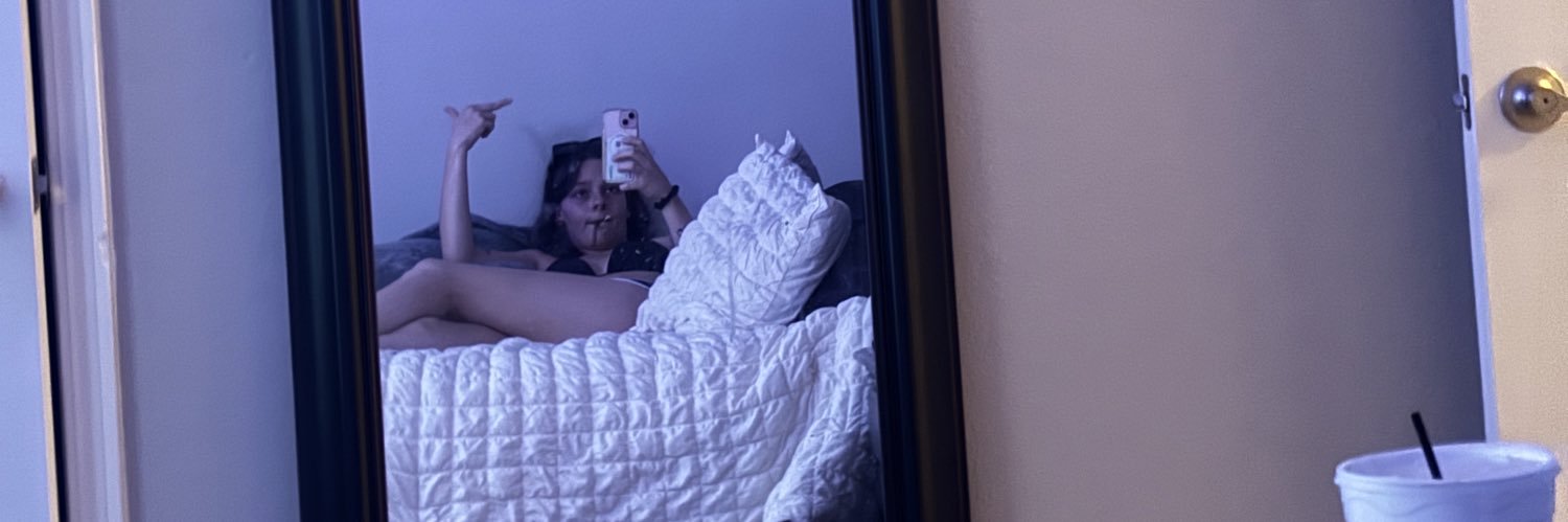emlambbb's profile banner image