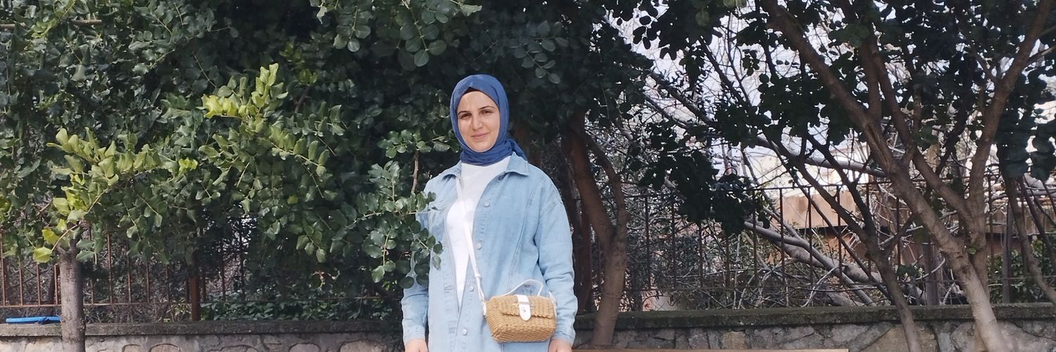 zeynep115155185's profile banner image