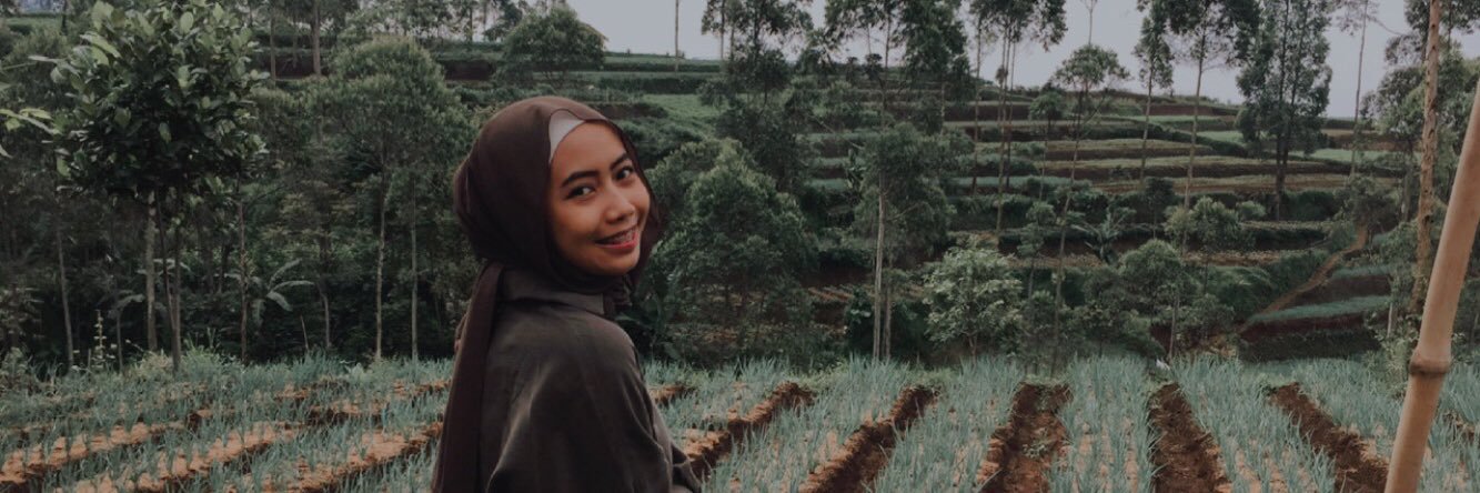 yunitrilestari1's profile banner image