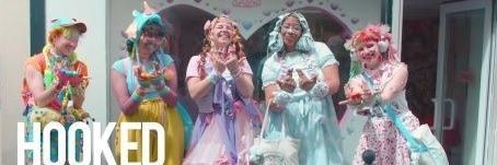 passé sur blue sky banner