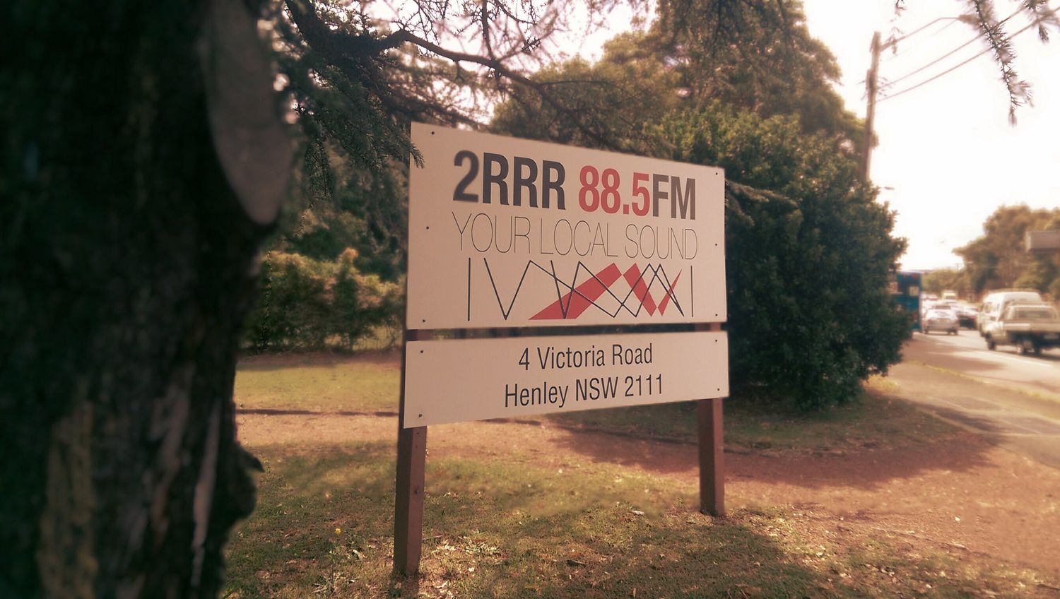 Breaking Bands banner