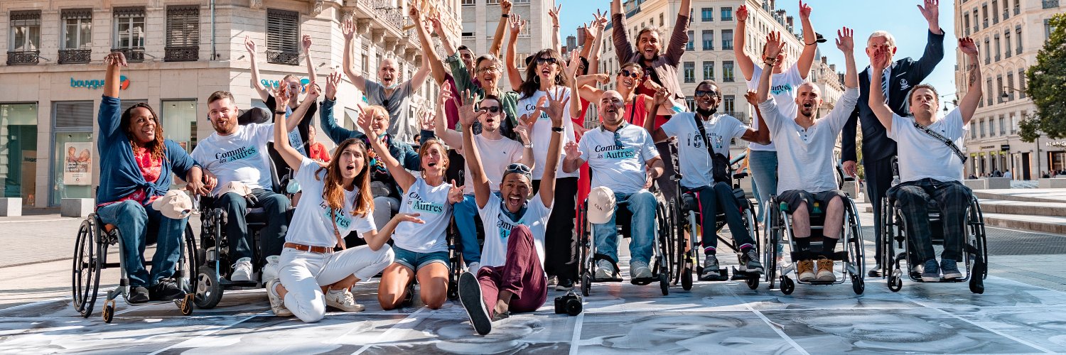 Comme les Autres banner