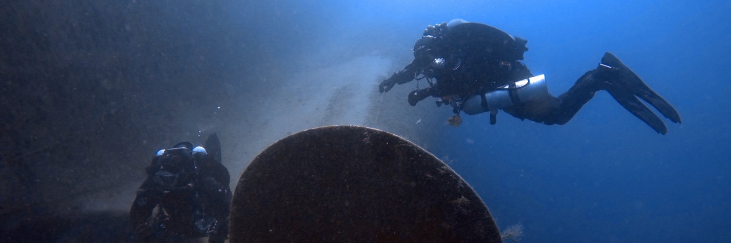 Chris Hawes 〓〓🤿 banner