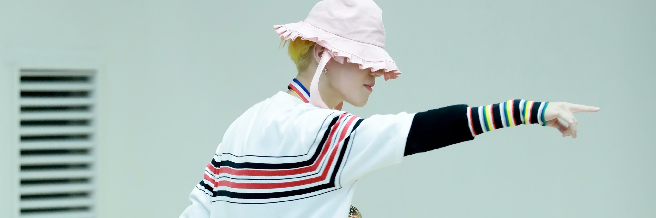LetUseeMe's profile banner image
