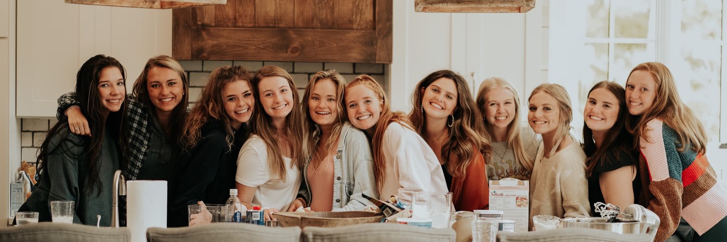 oliviahailey8's profile banner image