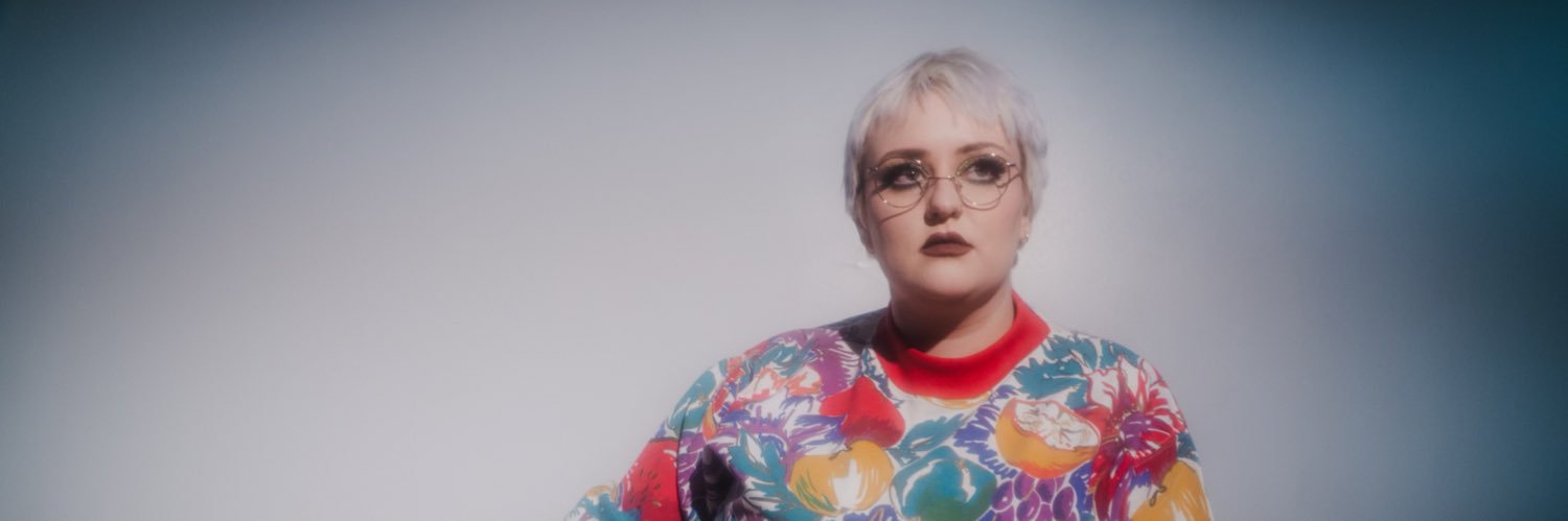 ItsDearly's profile banner image