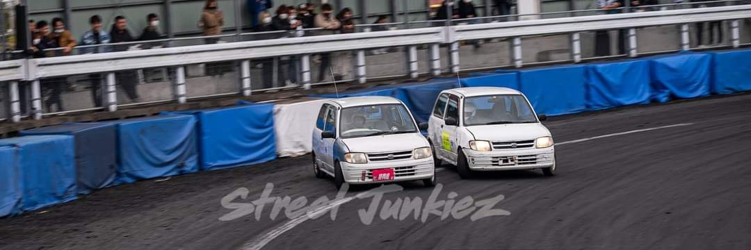 綾♪ #くそばばあ banner