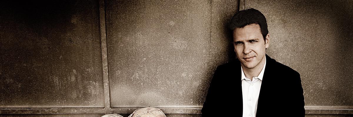 Oliver Bierhoff banner