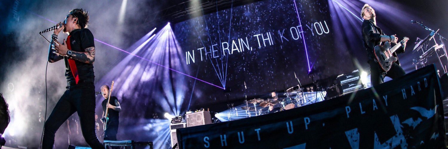 love697112's profile banner image