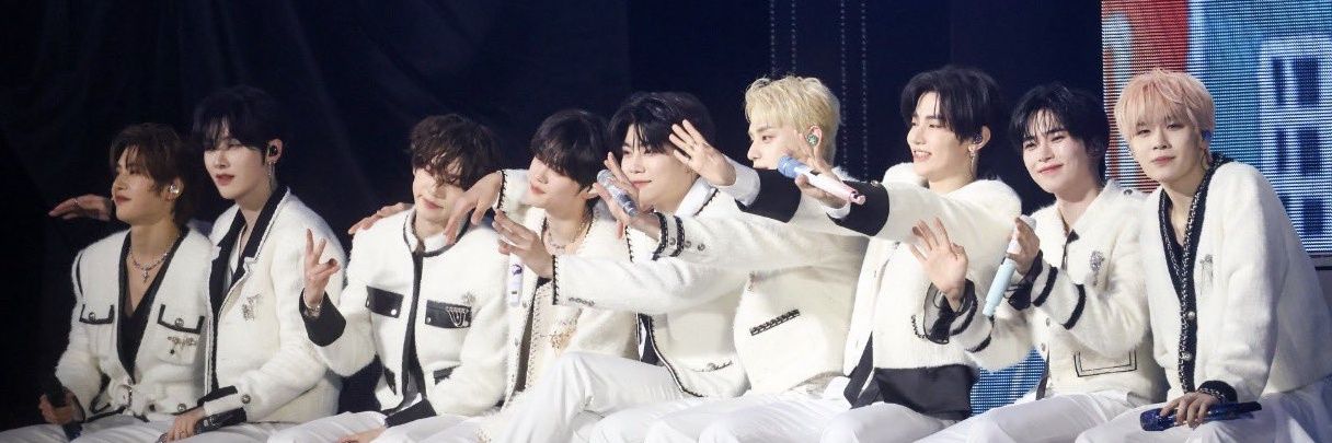 xin! ݁˖༘⋆ banner