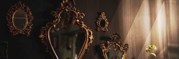 mirror_lock Profile Banner