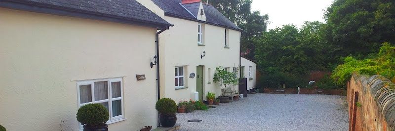 Vale View Cottages banner