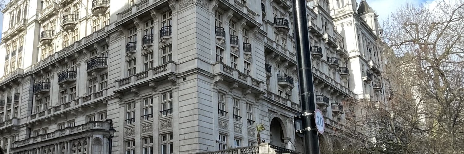 panggil aja yaya. banner