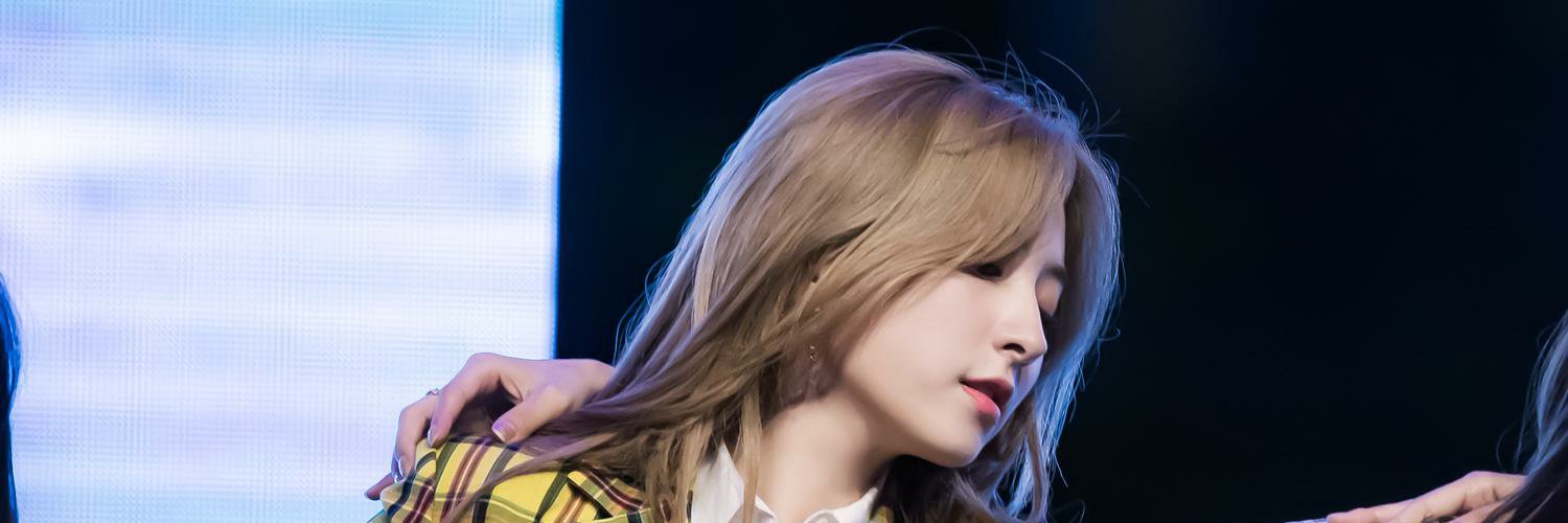 daisyfeels's profile banner image