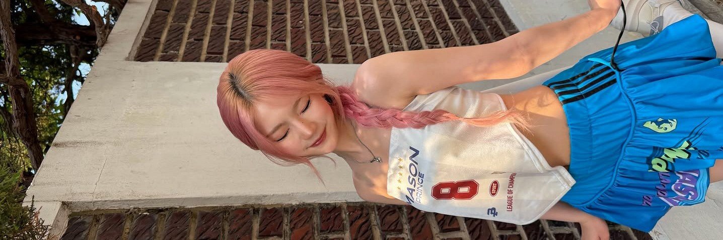 isa1lee's profile banner image