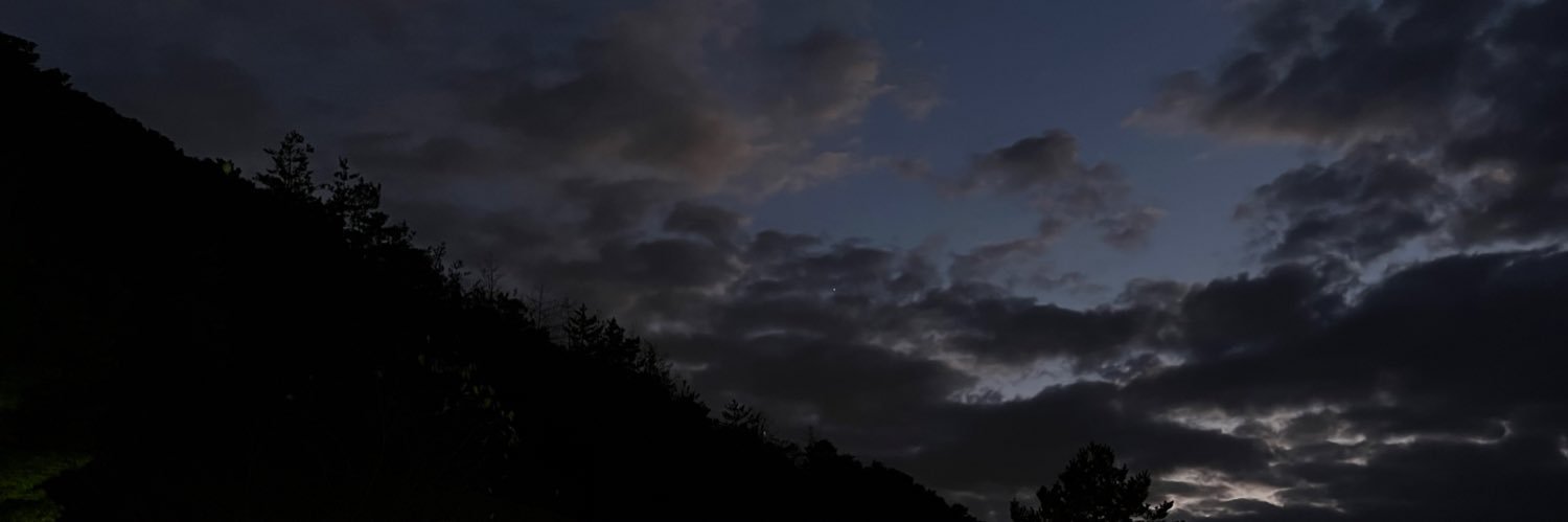 neiiow's profile banner image