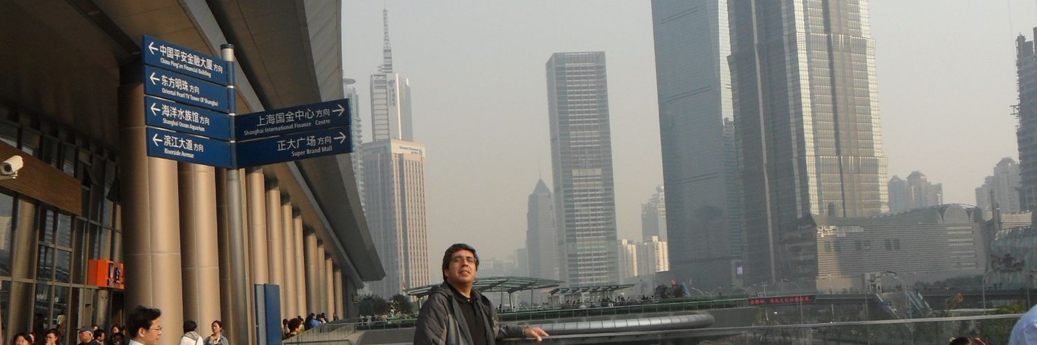 Ricardo Becerra A banner