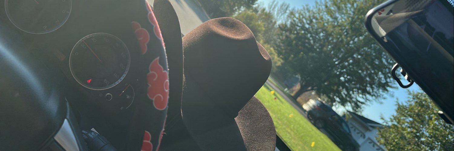 YslHanad's profile banner image