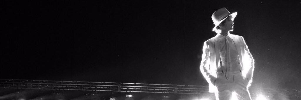 レ banner