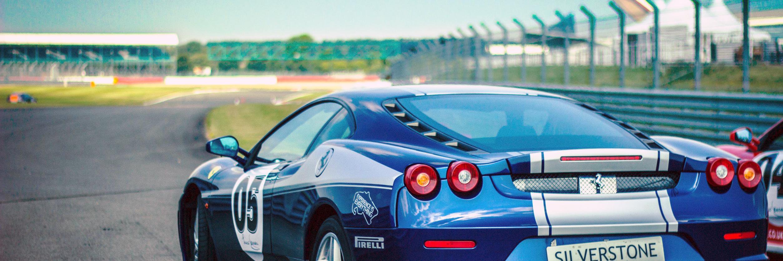 El Dios de los autos banner