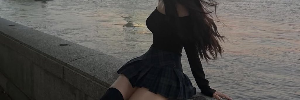 mevimeim's profile banner image
