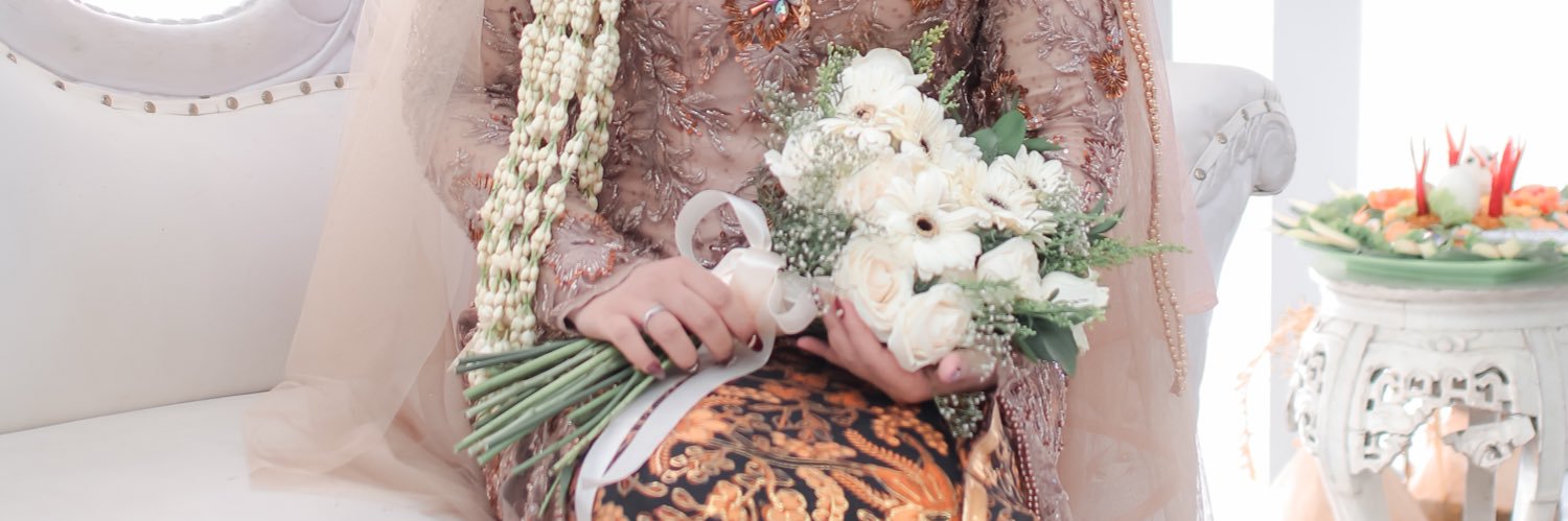 sellanuna's profile banner image