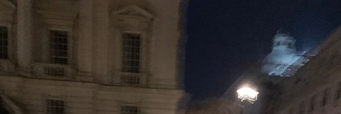 v banner