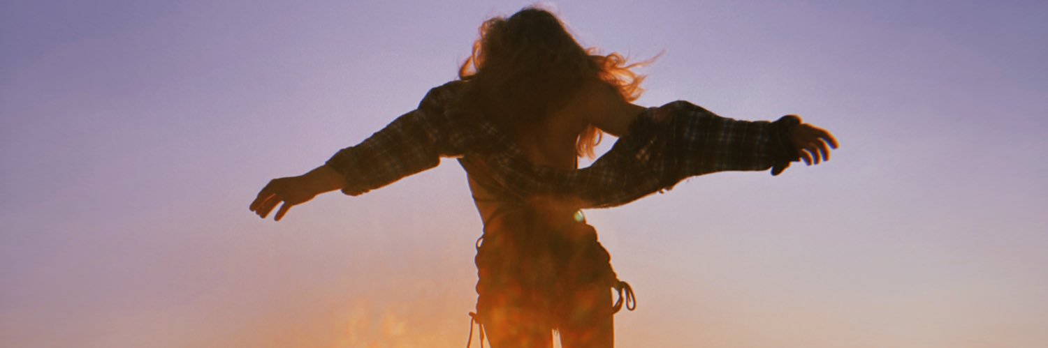 Charlize_wo's profile banner image