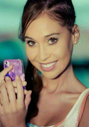 Valentina Roth S banner