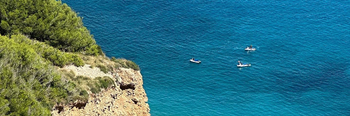 caroline 🎧 banner