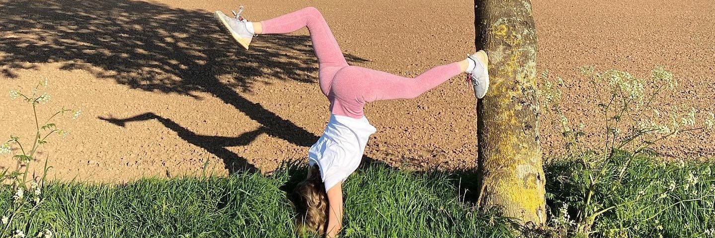 aprilroseo's profile banner image