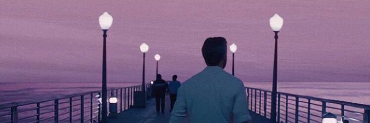 La tête dans les ☁️ banner
