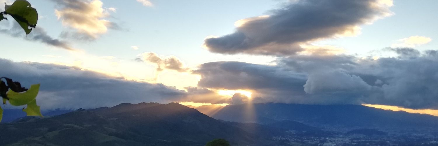ValeMadriz25's profile banner image