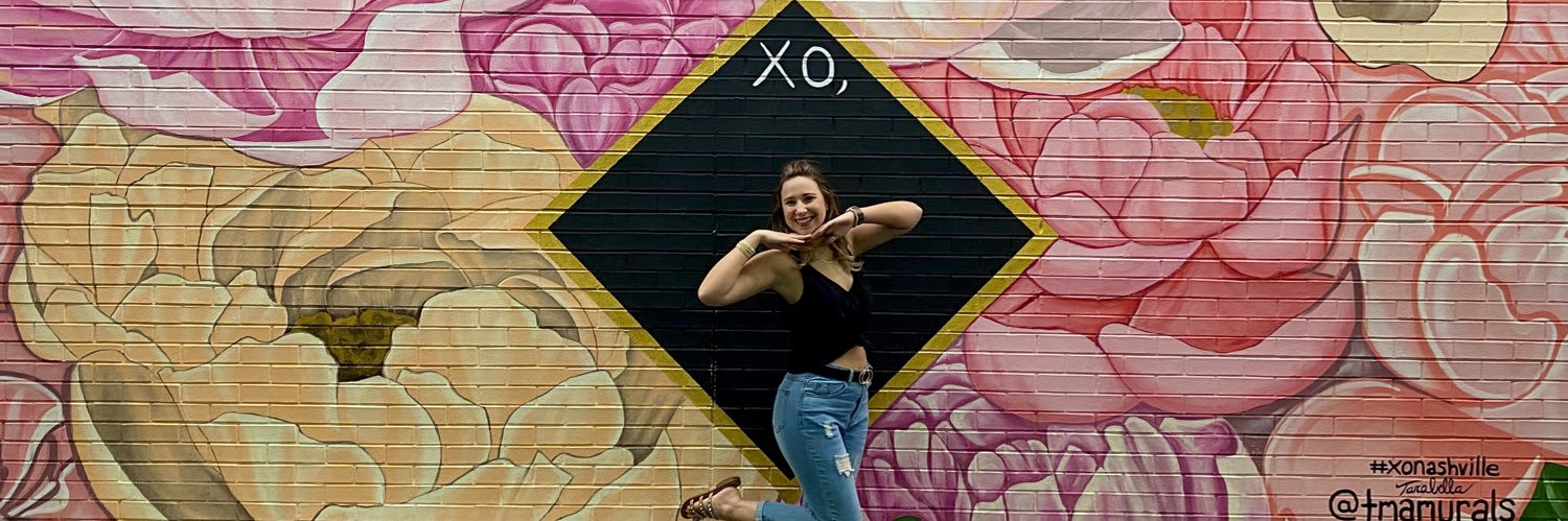 LaineyCaroline's profile banner image