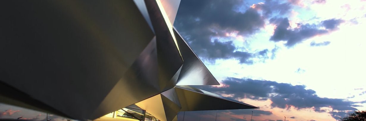 iphoneey's profile banner image