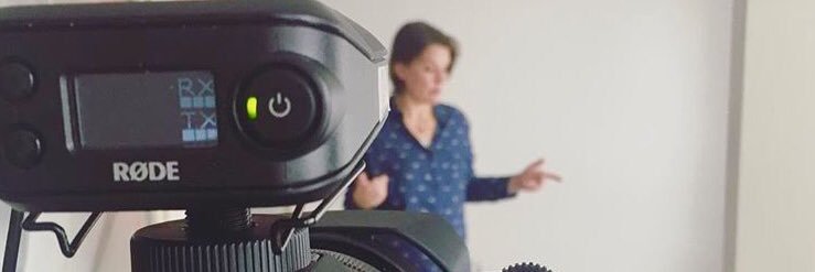 DeVideovakvrouw's profile banner image