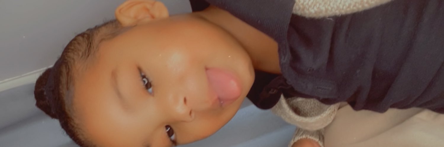 IsabelleCae's profile banner image
