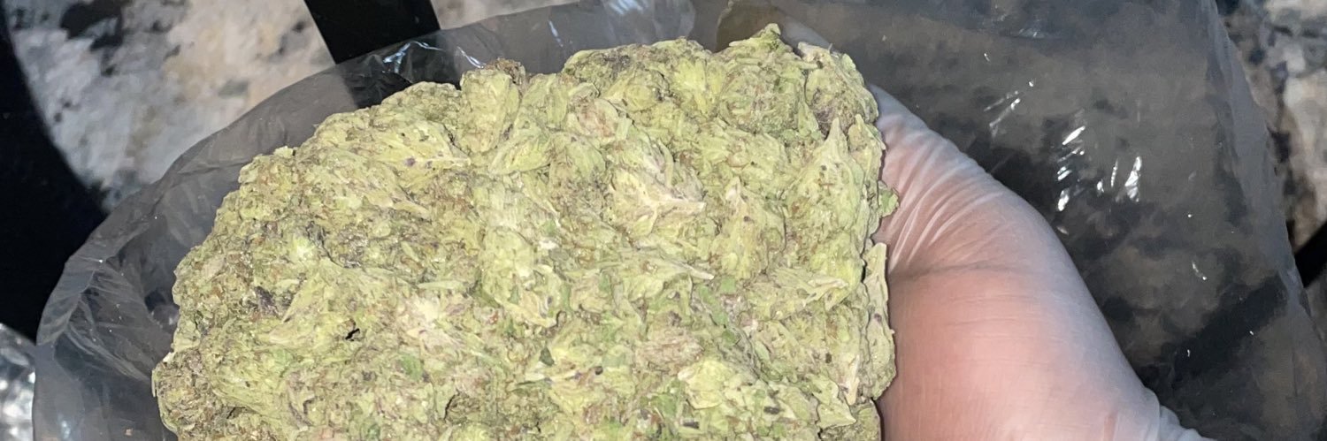 Smoking_flowers's profile banner image