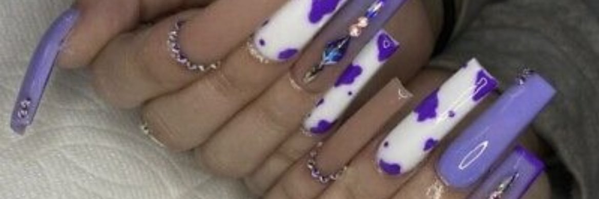 PrettyylilAri's profile banner image